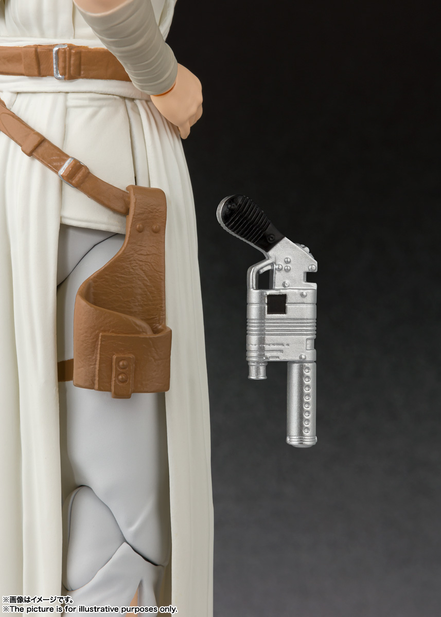 Bandai S.H.Figuarts Kylo Ren (Star Wars: L'Ascesa Di Skywalker) - Action Figure 155 Mm Con Mantello In Tessuto